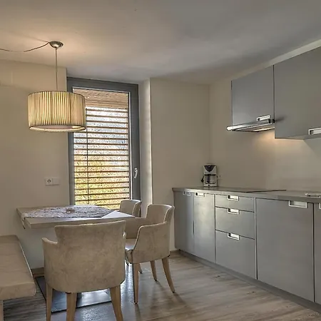 Boutique Burgund 3* Parcines