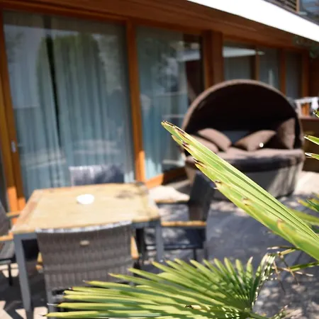 Boutique Burgund Parcines