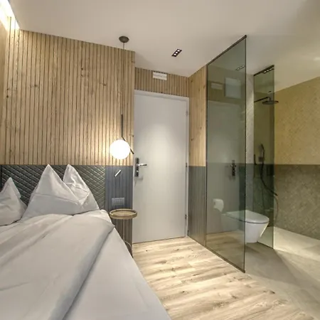 Boutique Burgund 3* Parcines